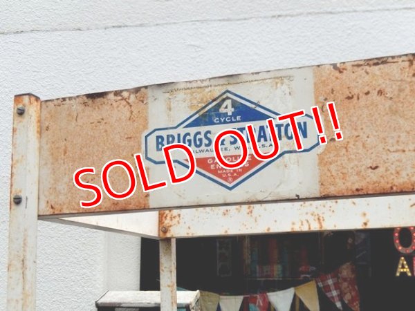 画像2: dp-160401-35 BRIGGS & STRATTON / Vintage Metal Oil Display Shelf