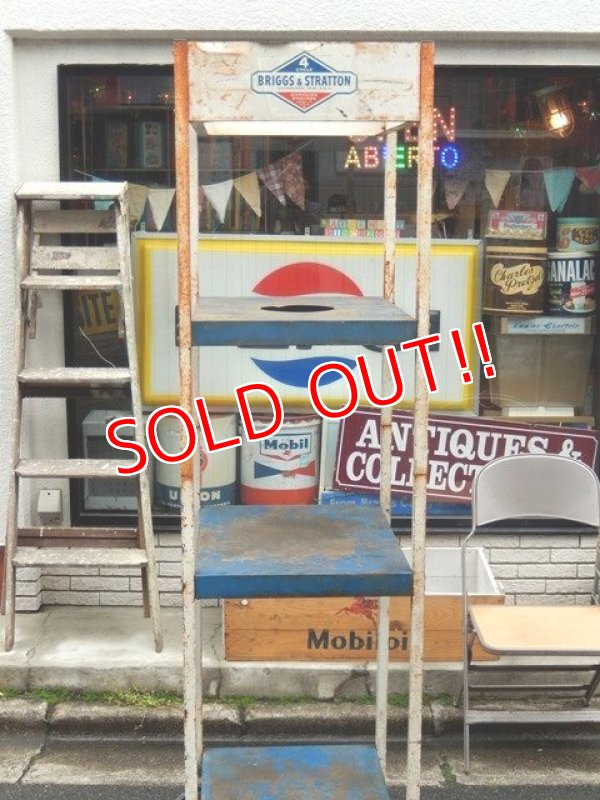 画像5: dp-160401-35 BRIGGS & STRATTON / Vintage Metal Oil Display Shelf