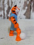 画像2: ct-160409-34 Kellogg's Tony the Tiger / 90's PVC "Soccer"