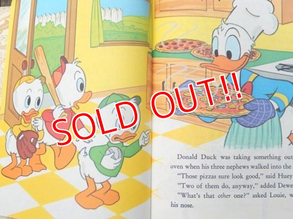 画像2: bk-160615-20 Donald Duck and the One Bear / 70's Little Golden Book