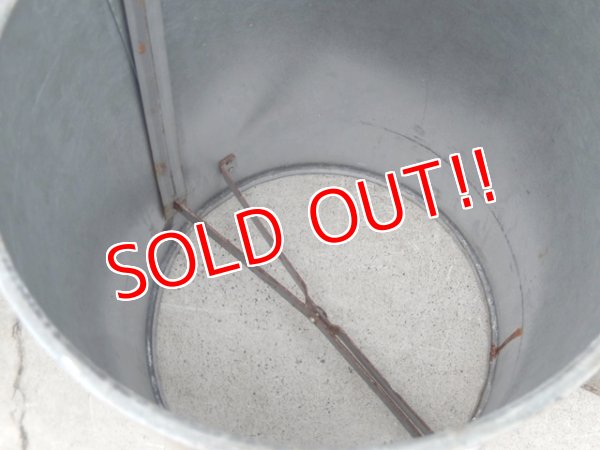 画像7: dp-160901-22 Gulf / 60's-70's Trash Box