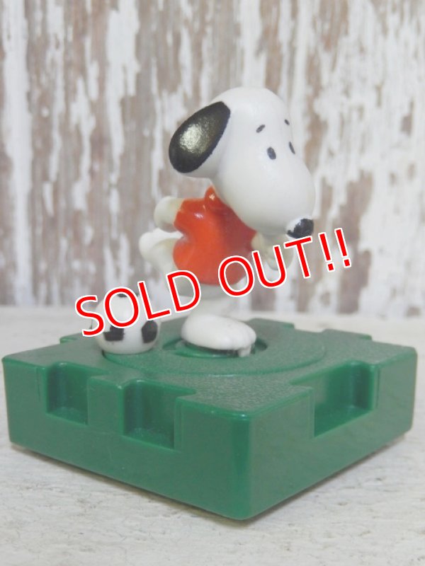 画像1: ct-161001-12 Snoopy / McDonald's 1996 Meal Toy "Soccer"