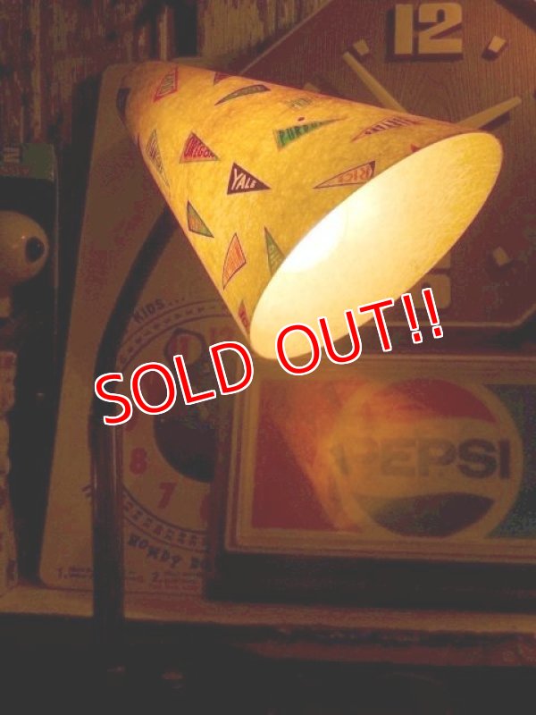 画像10: dp-161212-03 60's College Pennant Desk Light