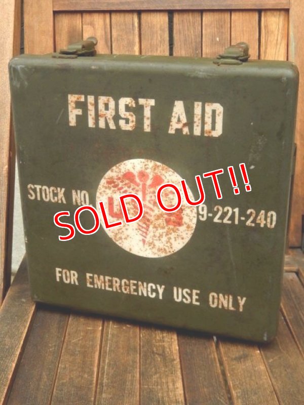 画像1: dp-180201-13 1940's U.S.FIRST AID KIT BOX