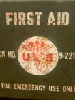 画像2: dp-180201-13 1940's U.S.FIRST AID KIT BOX