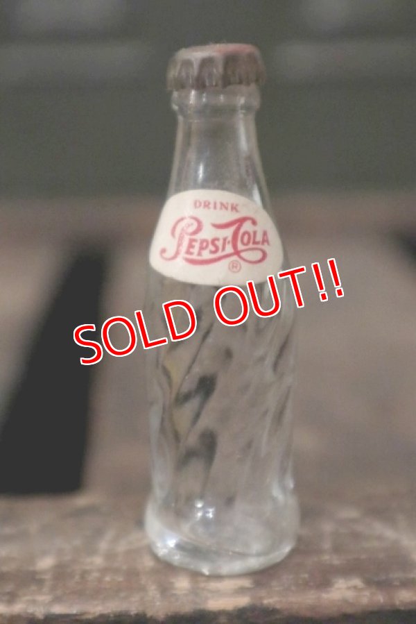 画像6: dp-181101-11 Pepsi / Vintage Miniature Bottle & Paper Carrier