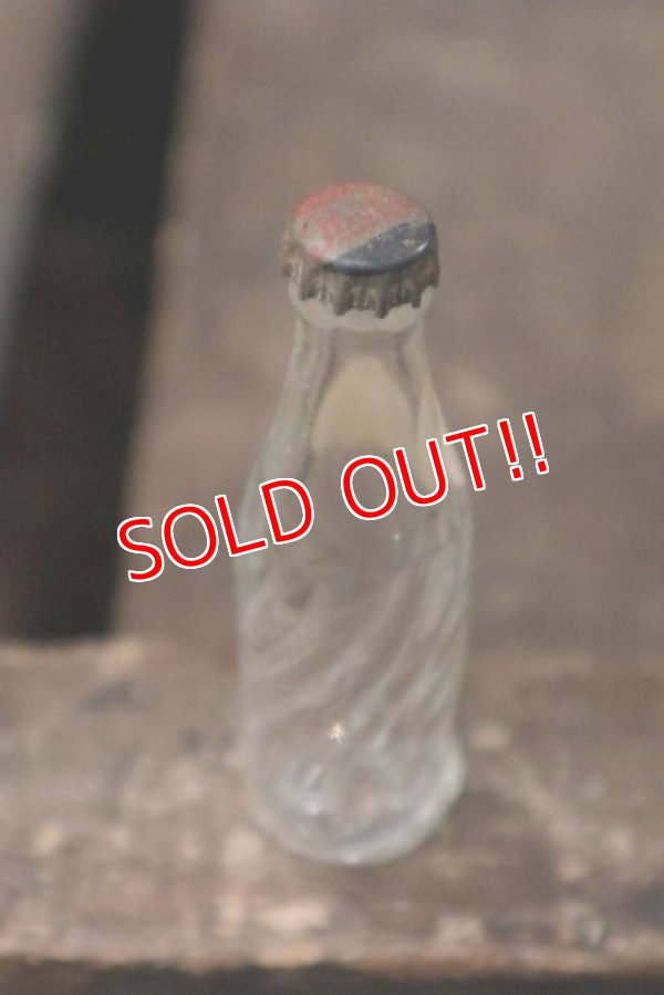 画像7: dp-181101-11 Pepsi / Vintage Miniature Bottle & Paper Carrier