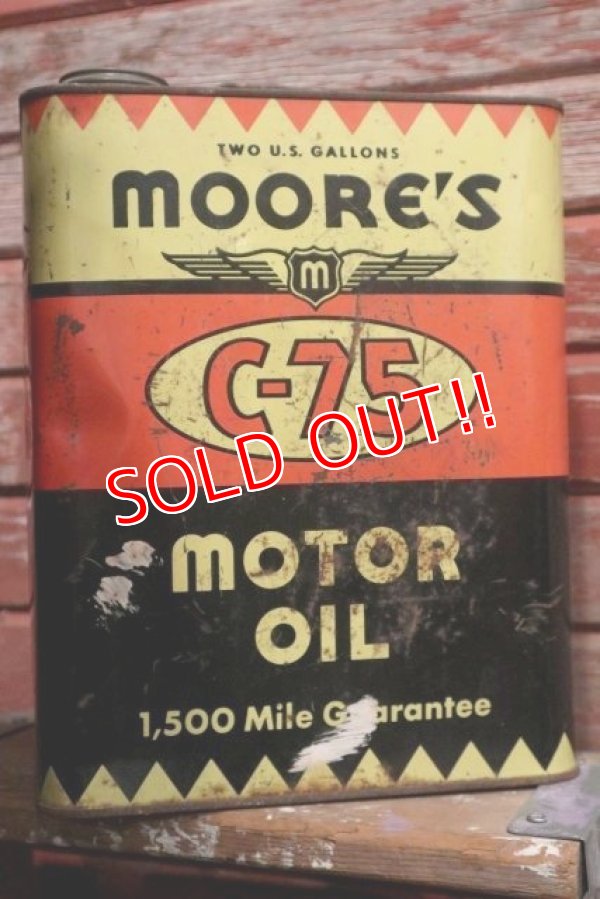 画像1: dp-190201-44 MOORE'S / C-75 2 U.S.Gallon Motor Oil Can