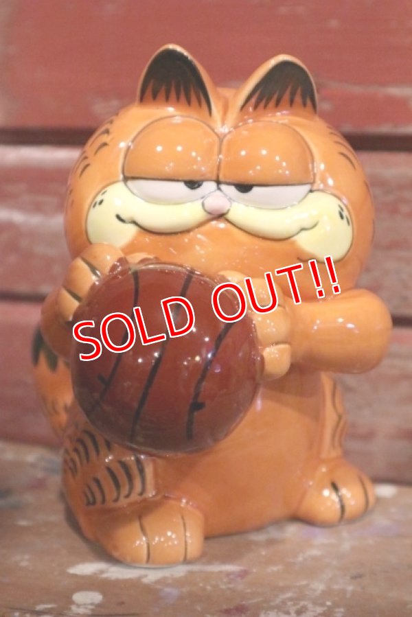 画像1: ct-190301-15 Garfield / 1980's Ceramic Coin Bank "Basketball"