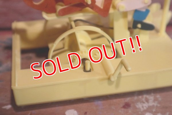 画像7: ct-190401-95 Cap'n Crunch / 1970's Plastic Paddle Boat Toy