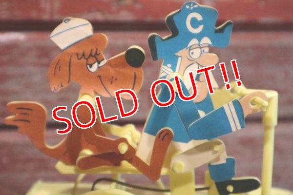 画像3: ct-190401-95 Cap'n Crunch / 1970's Plastic Paddle Boat Toy