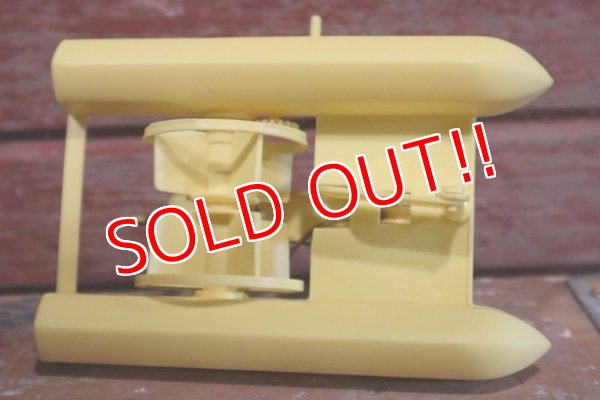 画像8: ct-190401-95 Cap'n Crunch / 1970's Plastic Paddle Boat Toy