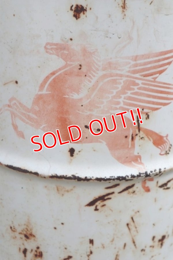 画像5: dp-190508-18 Mobil / 1950's 15 U.S.Gallons Oil Can