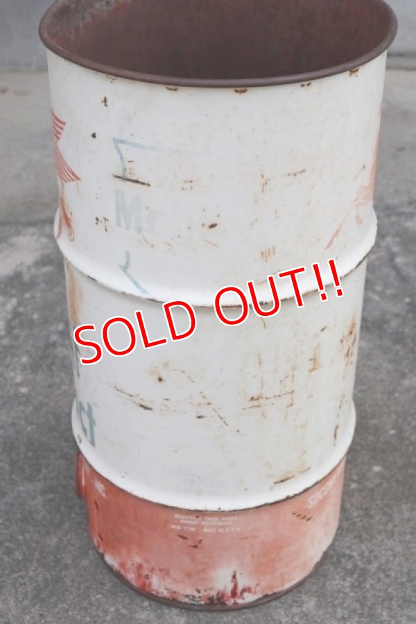 画像7: dp-190508-18 Mobil / 1950's 15 U.S.Gallons Oil Can