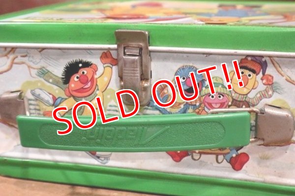 画像9: ct-190605-76 Sesame Street / Aladdin 1983 Metal Lunch Box