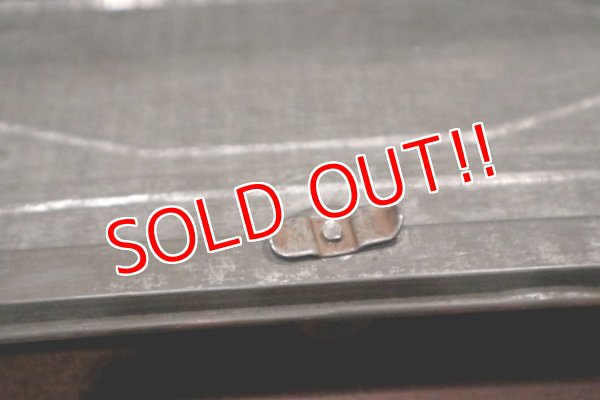 画像8: dp-190701-18 Vintage Metal Bread Box