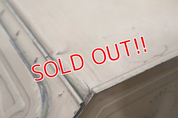 画像9: dp-190701-18 Vintage Metal Bread Box