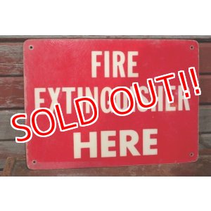 画像: dp-191001-10 FIRE EXTINGUISHER HERE / Vintage Plastic Sign
