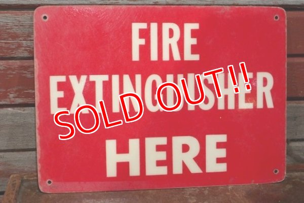 画像1: dp-191001-10 FIRE EXTINGUISHER HERE / Vintage Plastic Sign