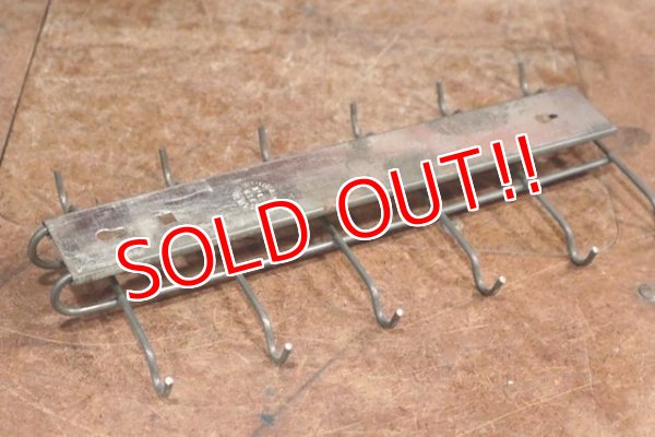 画像2: dp-200201-04 Vintage Automatic Extention Cup Rack