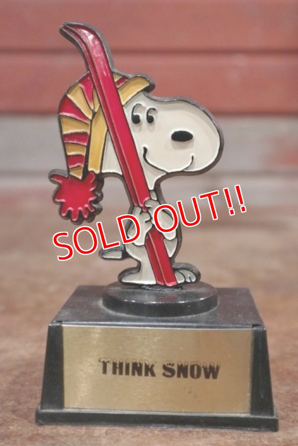 画像1: ct-200201-06 Snoopy / AVIVA 1970's Trophy "Think Snow"