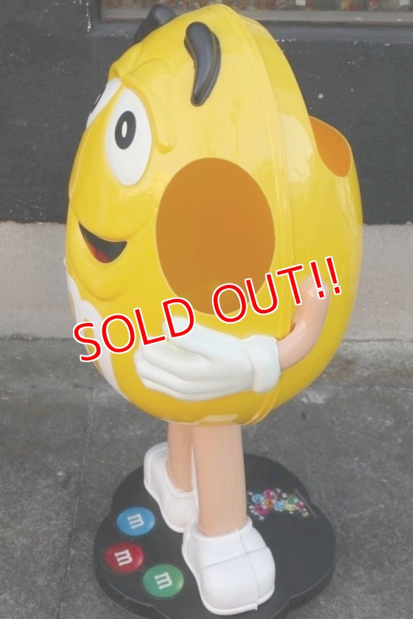 画像3: dp-200201-51 m&m's / Yellow Store Display 