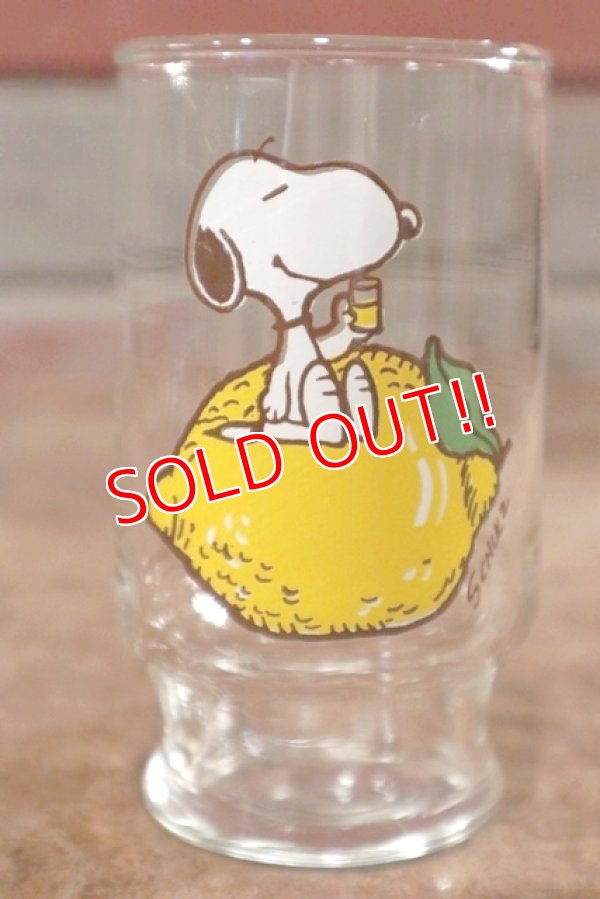 画像1: gs-200901-02 Snoopy / Anchor Hocking 1970's mini Glass "Lemon"