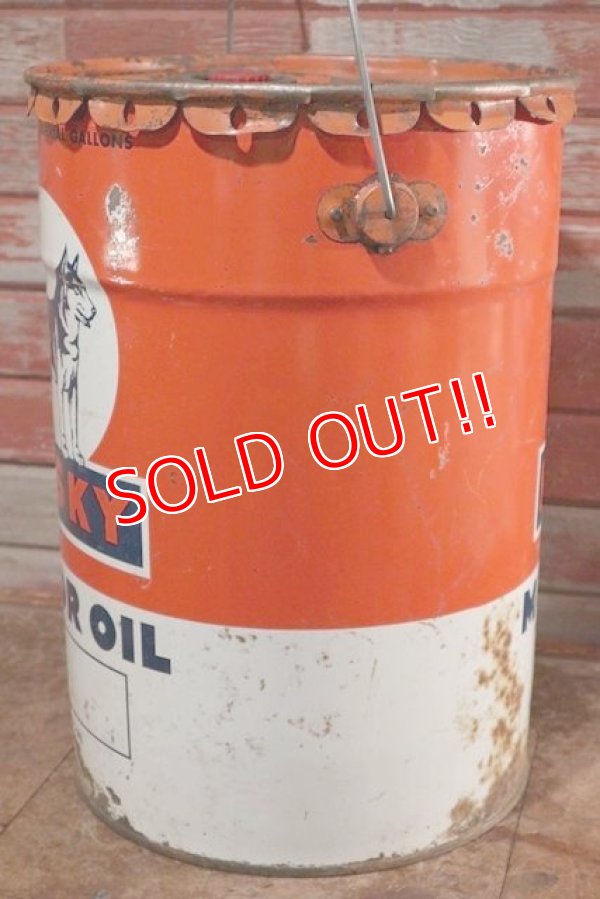 画像5: dp-201001-27 HUSKY / 1956 5 U.S.Gallons Motor Oil Can