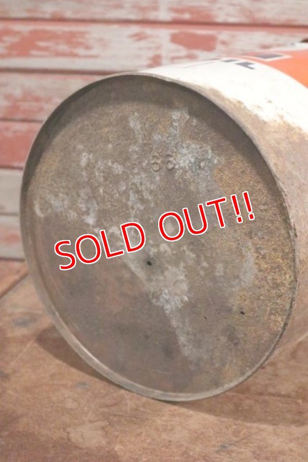 画像10: dp-201001-27 HUSKY / 1956 5 U.S.Gallons Motor Oil Can