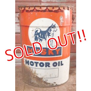 画像: dp-201001-27 HUSKY / 1956 5 U.S.Gallons Motor Oil Can
