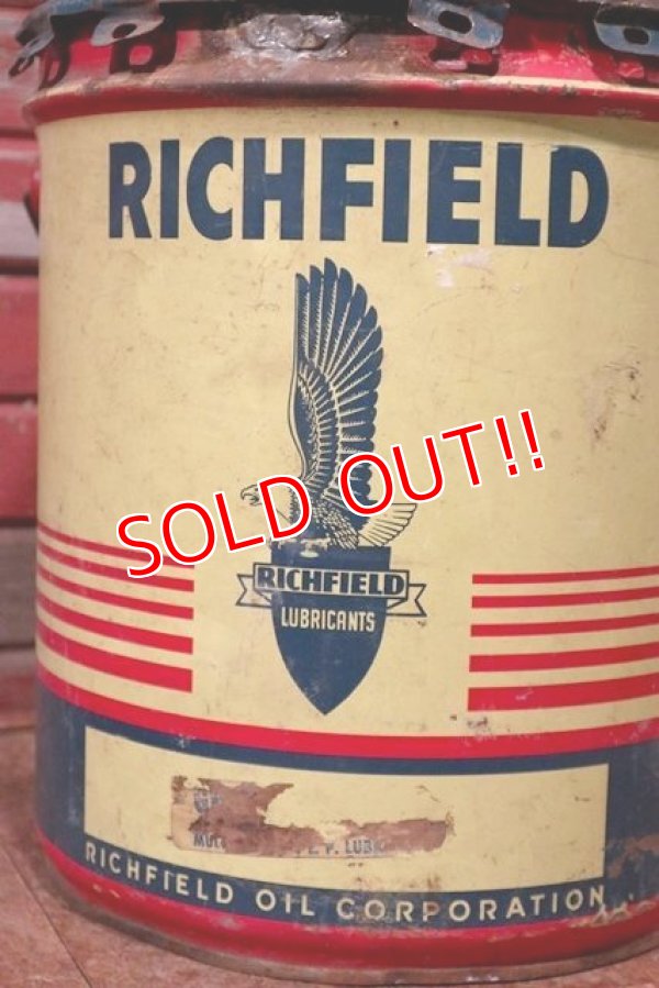 画像2: dp-201101-45 RICHFIELD / 1957 5 U.S.GALLONS Oil Can