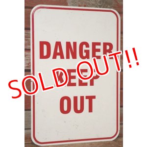 画像: dp-201101-64 Road Sign "DANGER KEEP OUT × NO SMOKING"