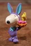 画像1: ct-201114-86 Snoopy / Whitman's 1997 PVC Figure "Easter Bunny (Purple)"