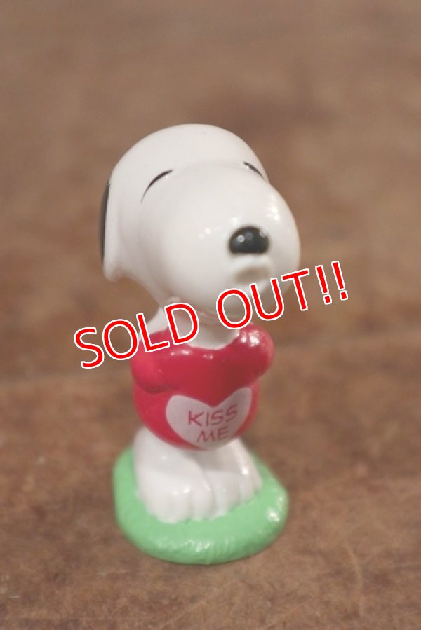 画像2: ct-201114-86 Snoopy / Whitman's 1999 PVC Figure "Kiss Me"