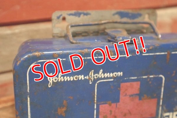 画像3: dp-201201-03 Johnson & Johnson / 1970's First Aid Kit Box