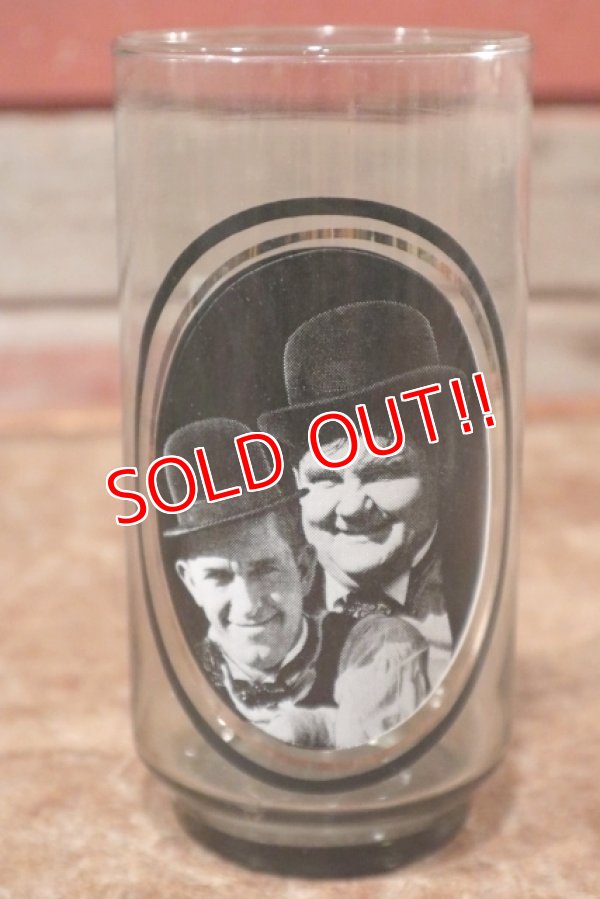 画像1: gs-201114-04 Laurel and Hardy / Arby's 1979 Movie Memorabilia Glass