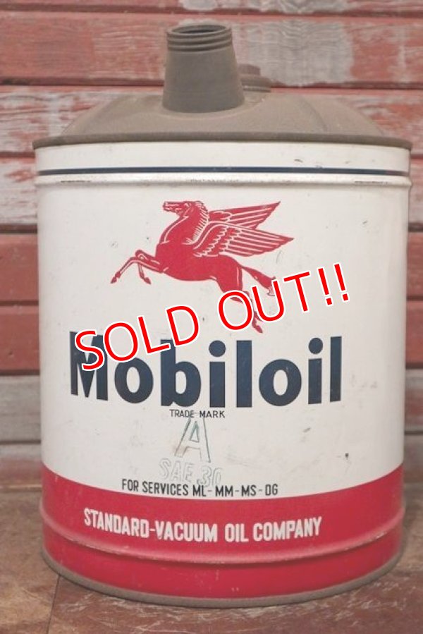 画像1: dp-201201-50 Mobiloil / 1950's 5 U.S.GALLONS Oil Can