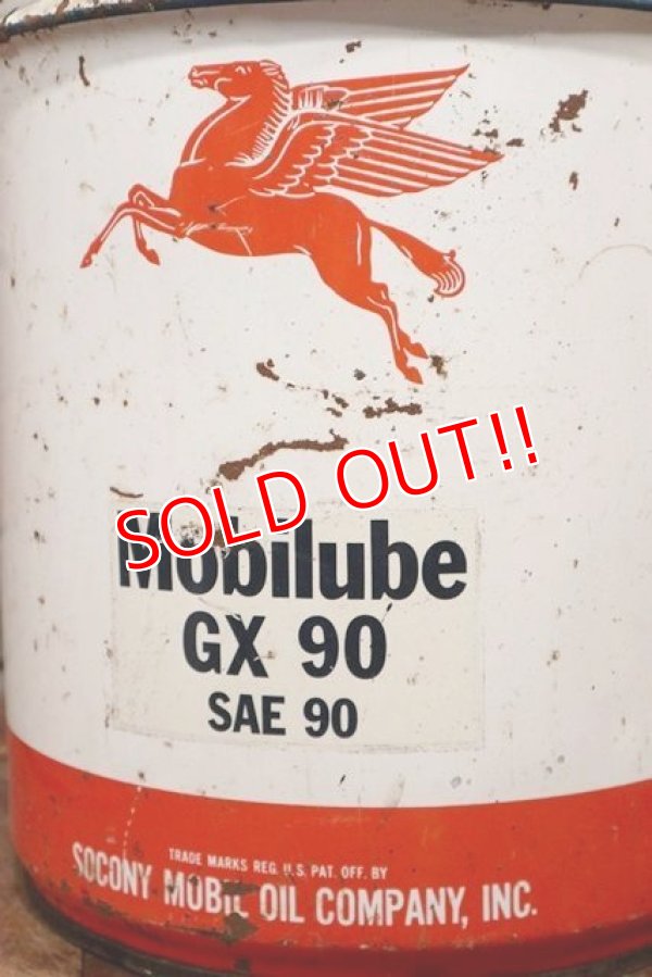 画像3: dp-201201-53 Mobil / 1950's 5 U.S.GALLONS Oil Can