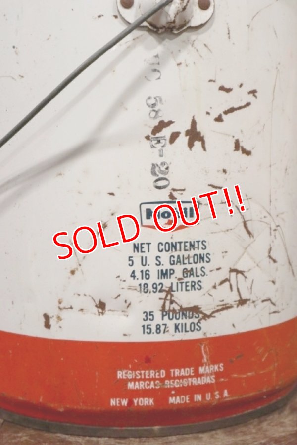 画像4: dp-201201-53 Mobil / 1950's 5 U.S.GALLONS Oil Can