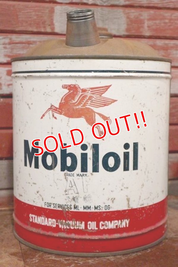 画像1: dp-201201-49 Mobiloil / 1950's 5 U.S.GALLONS Oil Can