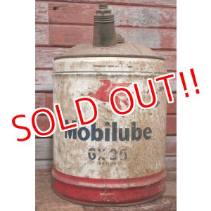 画像: dp-201201-51 Mobilube / 1950's 5 U.S.GALLONS Oil Can