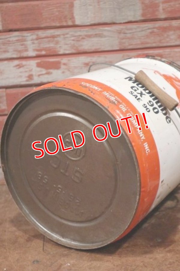 画像7: dp-201201-53 Mobil / 1950's 5 U.S.GALLONS Oil Can