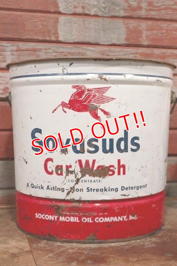 画像1: dp-201201-55 Mobil Sovasuds Car Wash / 1950's 5 U.S.GALLONS Oil Can