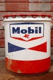 画像1: dp-201201-46 Mobil / 1960's 5 U.S.GALLONS Oil Can