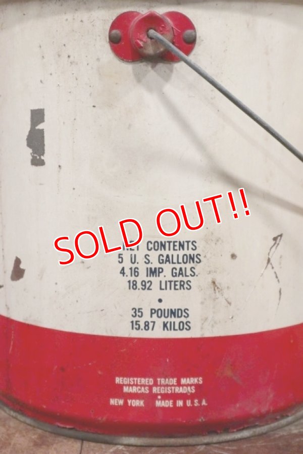 画像4: dp-201201-54 Mobil / 1950's 5 U.S.GALLONS Oil Can