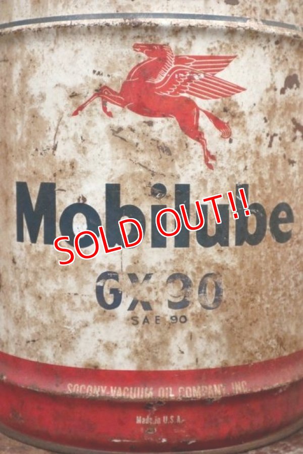 画像2: dp-201201-51 Mobilube / 1950's 5 U.S.GALLONS Oil Can