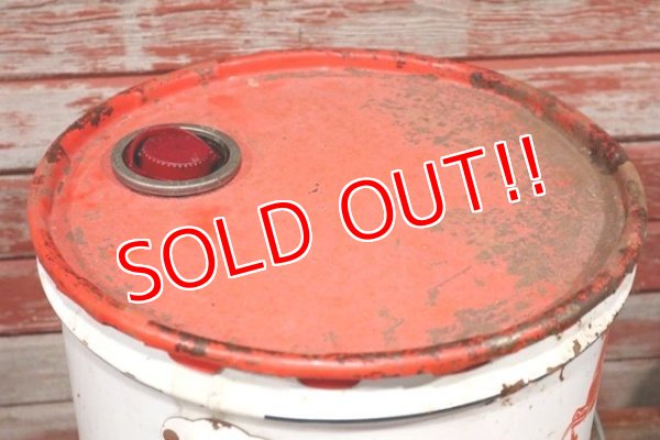 画像6: dp-201201-53 Mobil / 1950's 5 U.S.GALLONS Oil Can