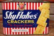 画像2: dp-210201-61 San Biscuits Inc. / 1980's〜Sky Flakes Crackers Tin Can