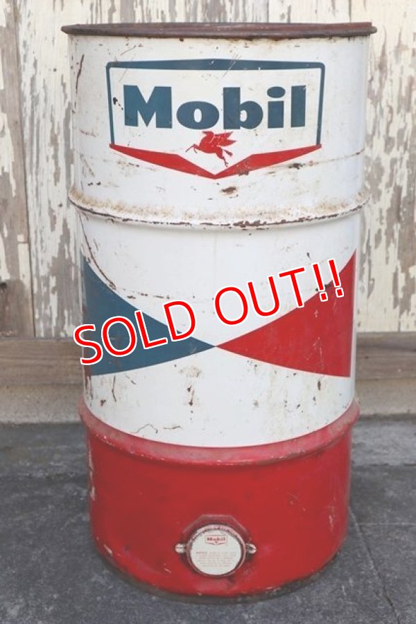 画像1: dp-210301-02 Mobil / 1960's 120 POUNDS 16 GALLONS Oil Can