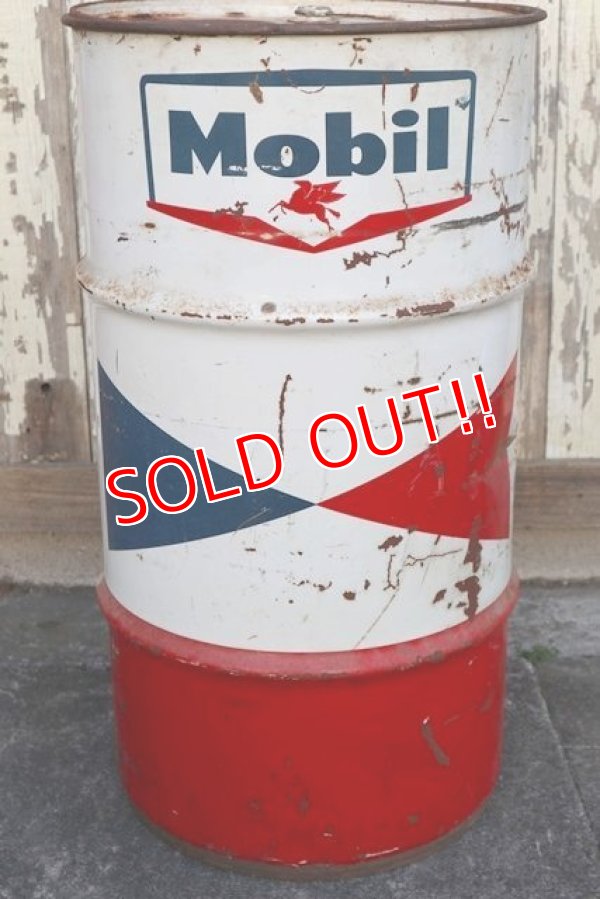 画像2: dp-210301-02 Mobil / 1960's 120 POUNDS 16 GALLONS Oil Can